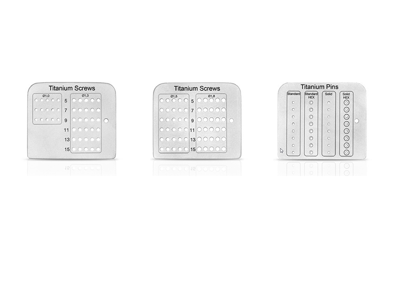 [Translate to Italienisch:] Three different toolbox inlays for the dev-os toolbox and instruments. Two inlays for titanium screws and one inlay for titanium pins